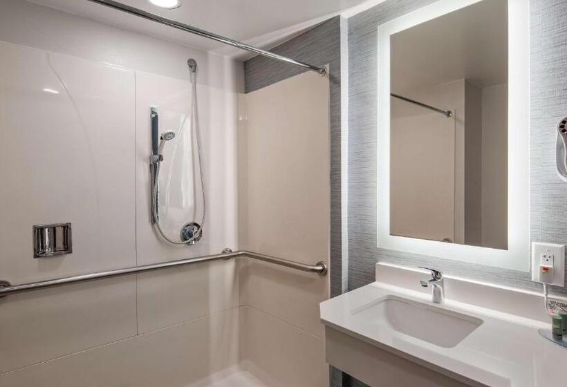 Best Western Paramus Hotel & Suites