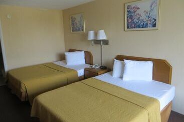 هتل Americourt Extended Stays
