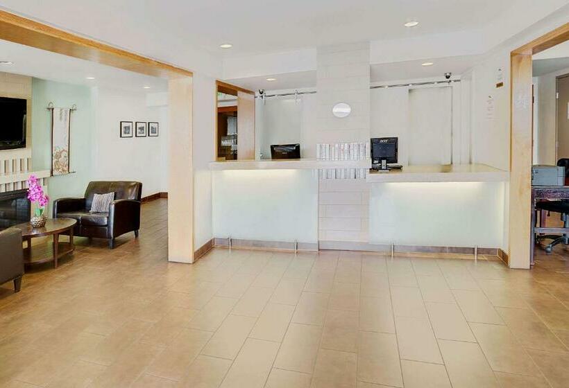 בית מלון כפרי Baymont By Wyndham Reno