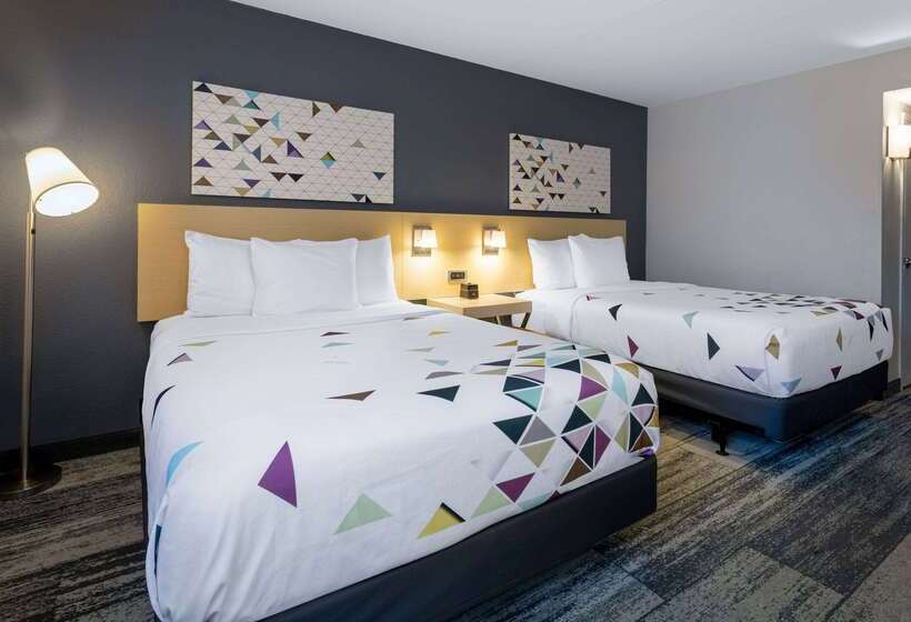 هتل Baymont By Wyndham White Plains  Elmsford