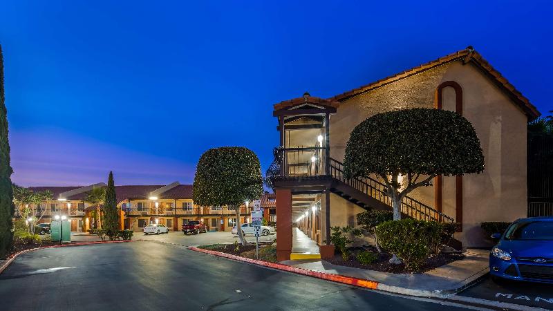 هتل Best Western Americana Inn