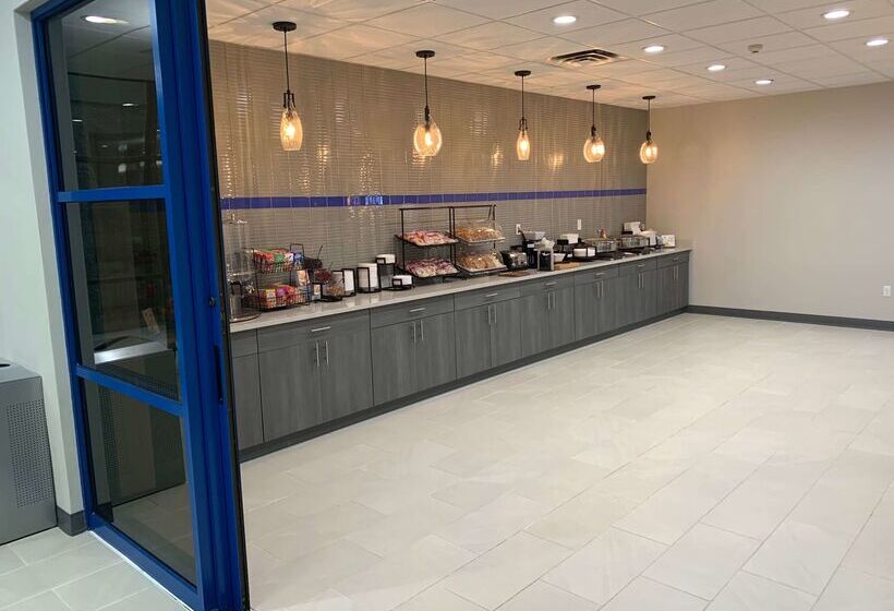 ホテル Best Western Plus Clarks Summit Scranton
