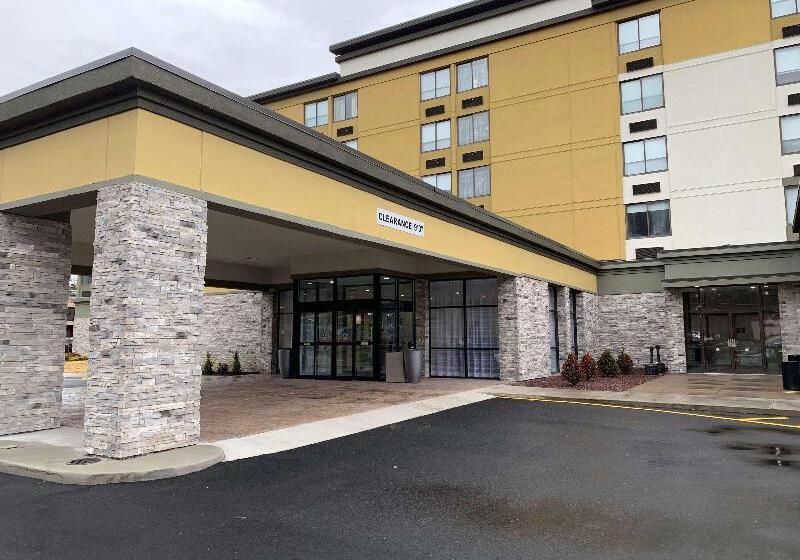 هتل Best Western Plus Clarks Summit Scranton