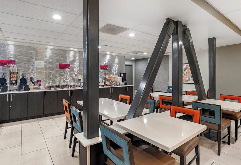 בית מלון כפרי Best Western Plus Commerce