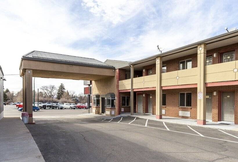 Hotel Cedar Valley Inn