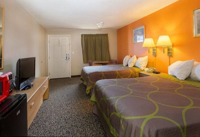 هتل Cedar Valley Inn