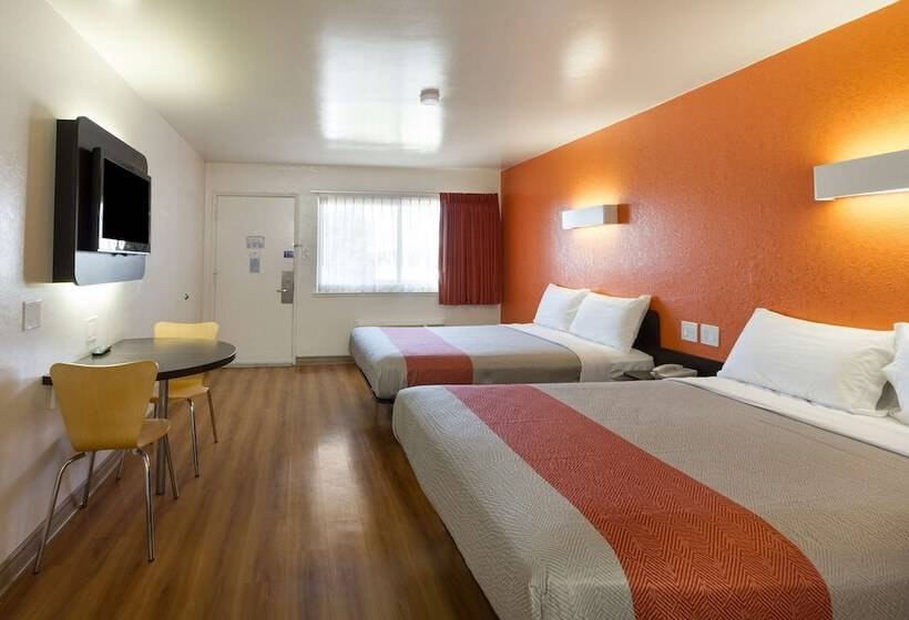 Motel 6 Claremont, Ca