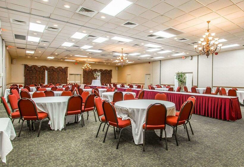 Hotel Clarion Inn & Suites Dothan South