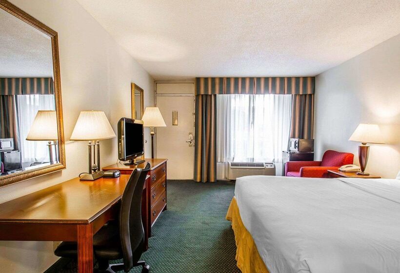 هتل Clarion Inn & Suites Dothan South