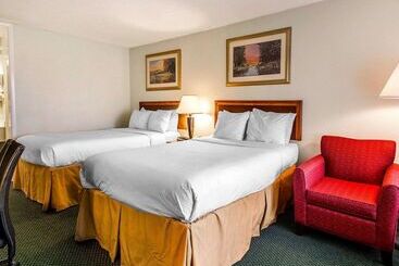 Hotel Clarion Inn & Suites Dothan South