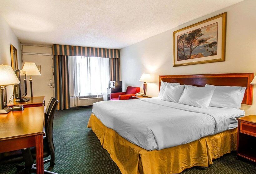 Hotel Clarion Inn & Suites Dothan South