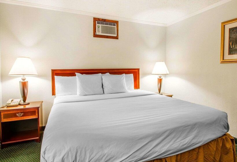 هتل Clarion Inn & Suites Dothan South