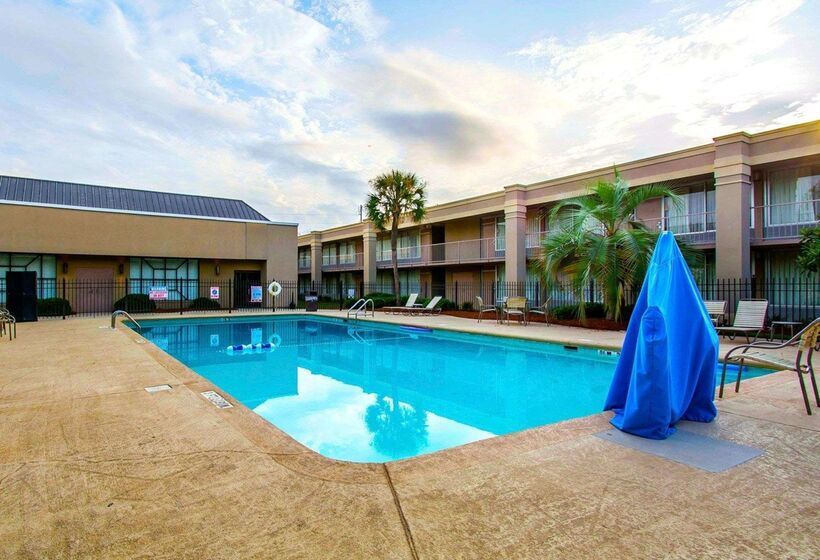 Hotel Clarion Inn & Suites Dothan South