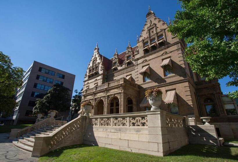 هتل Crowne Plaza Milwaukee South, An Ihg