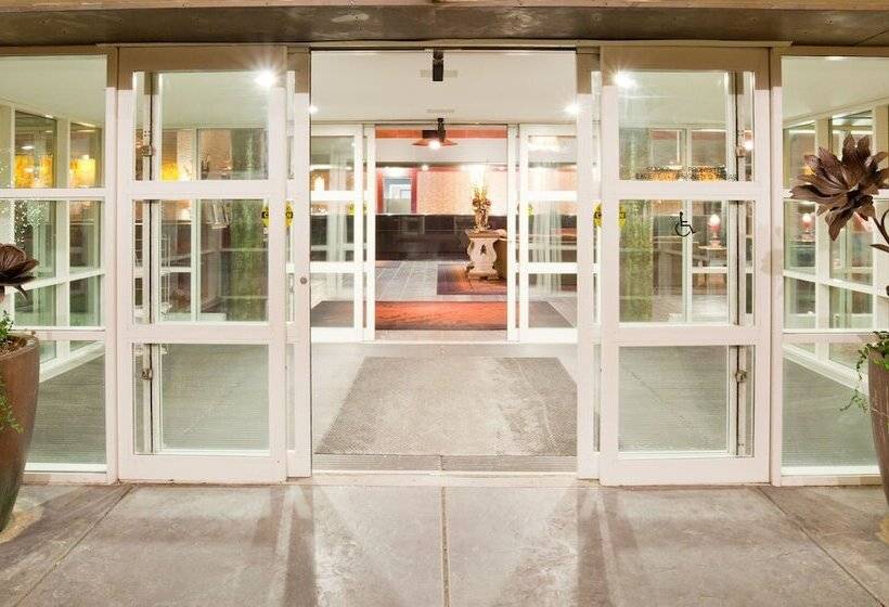 هتل Crowne Plaza Minneapolis West, An Ihg