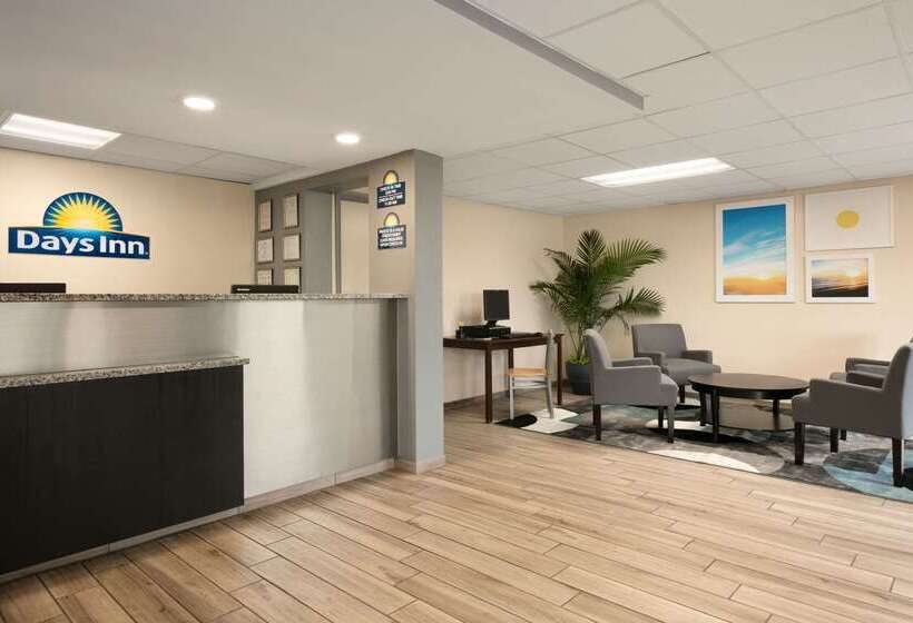 هتل Days Inn By Wyndham Clearwater/central
