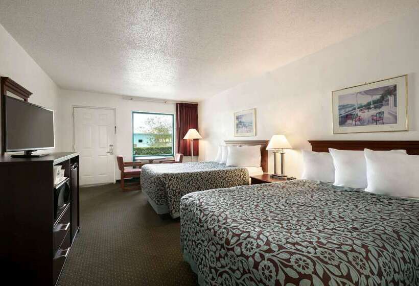 هتل Days Inn By Wyndham Clearwater/central