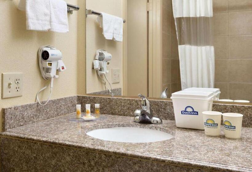 בית מלון כפרי Days Inn By Wyndham Lawton