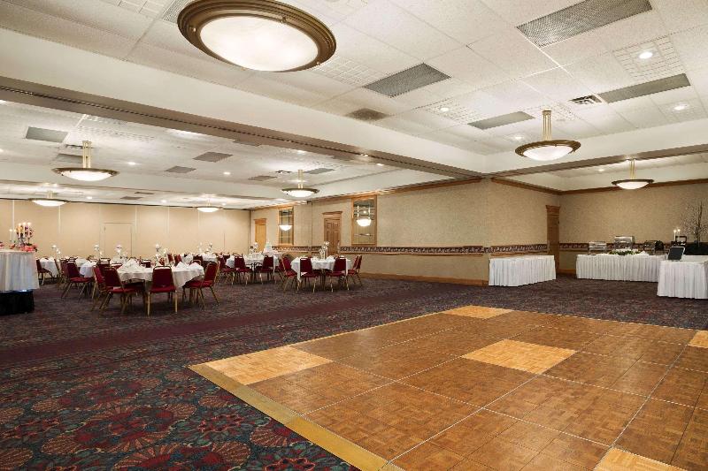 בית מלון כפרי Days Inn By Wyndham Rock Falls