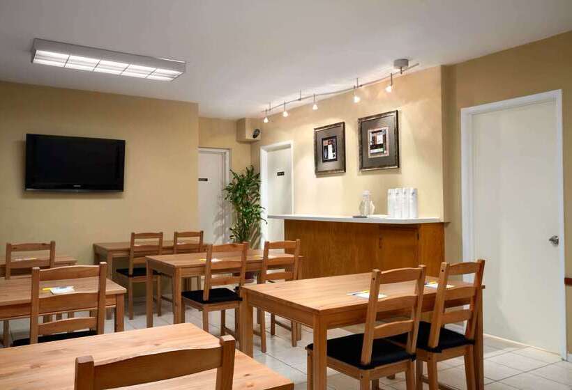 هتل Days Inn By Wyndham San Diego/downtown/convention Center