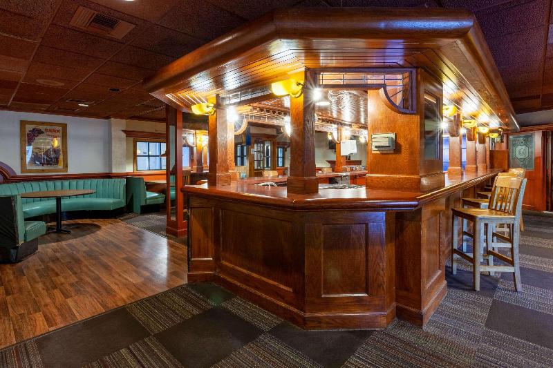 هتل Days Inn By Wyndham Sandusky Cedar Point