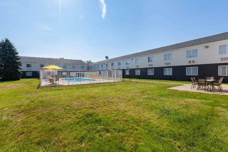 هتل Days Inn By Wyndham Sandusky Cedar Point