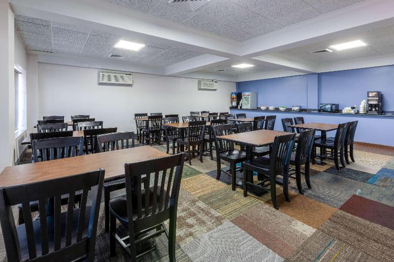 هتل Days Inn By Wyndham Sandusky Cedar Point