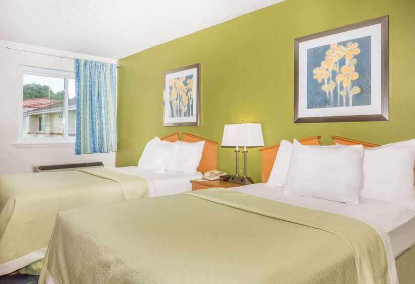 هتل Days Inn & Suites By Wyndham Bridgeport  Clarksburg