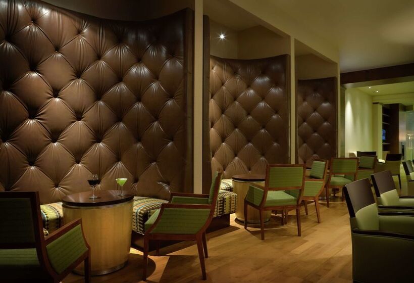 هتل Doubletree By Hilton Omaha Downtown
