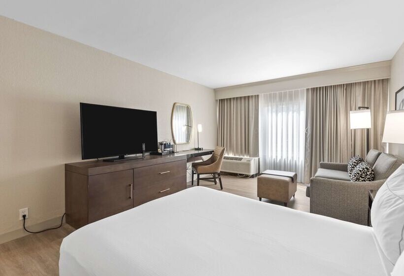هتل Doubletree By Hilton Columbus