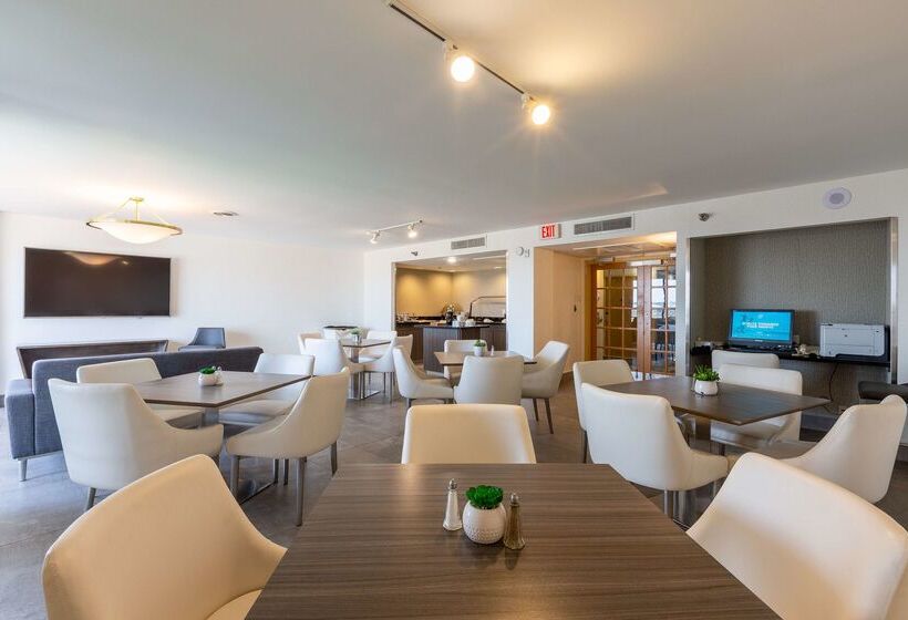 هتل Doubletree By Hilton Dallas Richardson