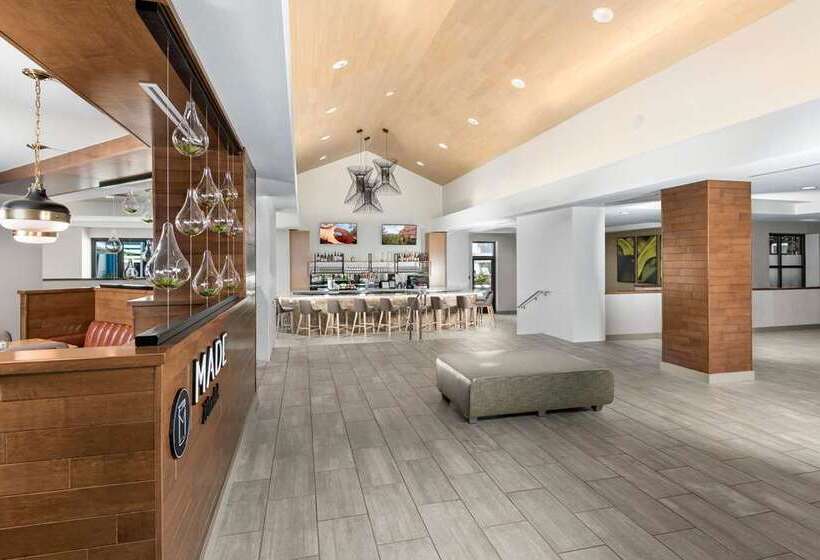 هتل Doubletree By Hilton Phoenix Chandler