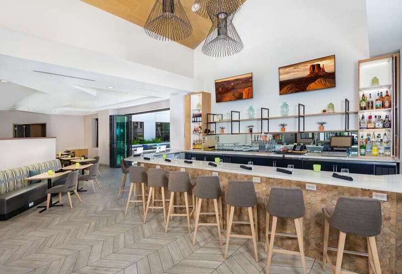 Отель Doubletree By Hilton Phoenix Chandler