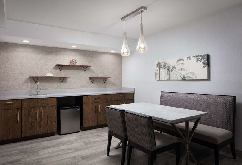 فندق Doubletree By Hilton Sacramento