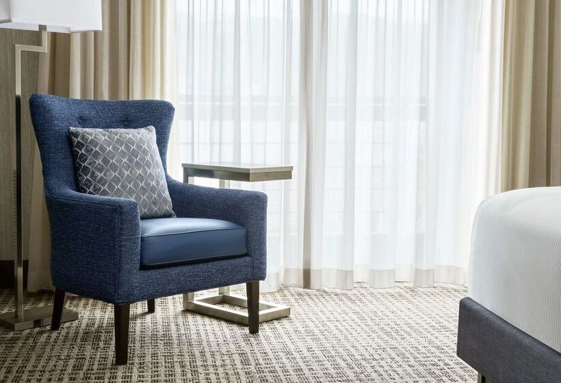 هتل Doubletree By Hilton Colorado Springs