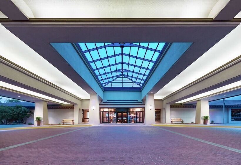 هتل Doubletree By Hilton Colorado Springs