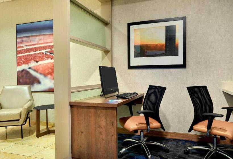 هتل Fairfield Inn Suites Indianapolis Downtown