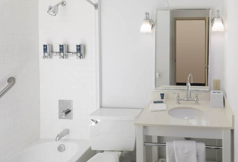 هتل Four Points By Sheraton Asheville Downtown