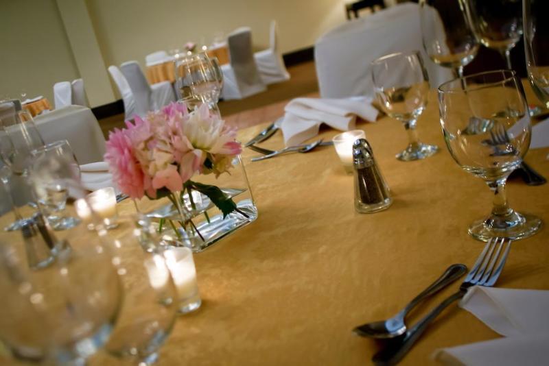 هتل Four Points Huntsville Airport