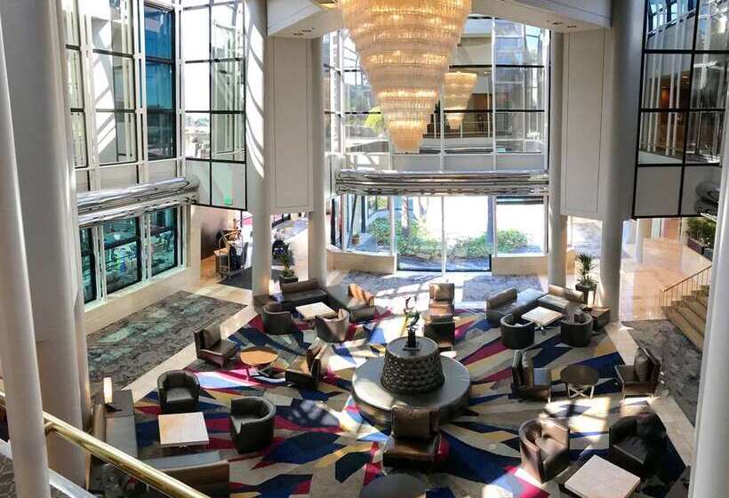 هتل Hilton Los Angeles/universal City