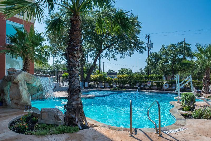 هتل Holiday Inn Express & Suites San Antonio Medical Center North, An Ihg
