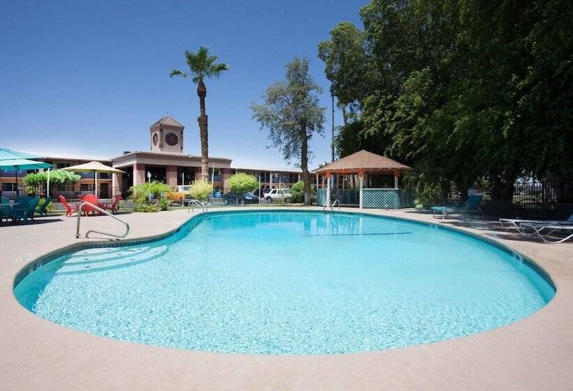 هتل Howard Johnson By Wyndham Yuma