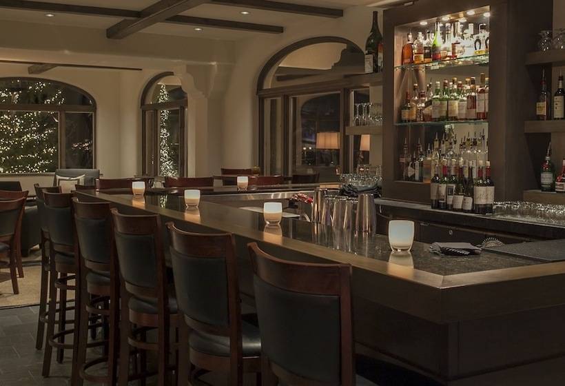 هتل Knob Hill Inn