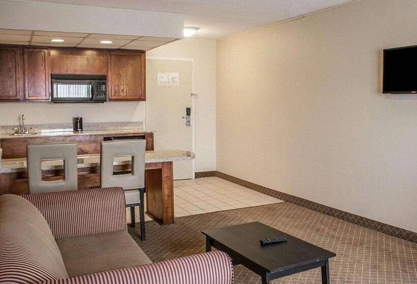 호텔 Norwood Inn & Suites North Conference Center