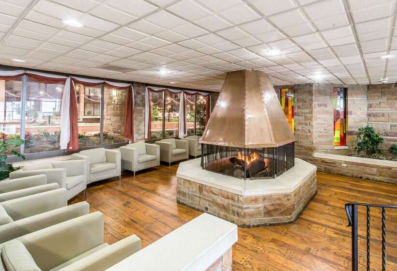 ホテル Quality Inn & Conference Center