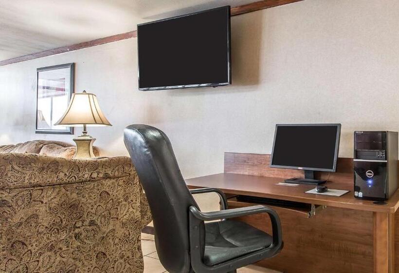 ホテル Quality Inn & Conference Center
