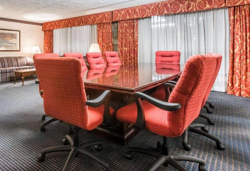 ホテル Quality Inn & Conference Center