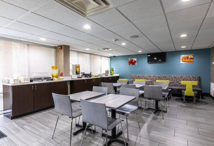 هتل Quality Inn Asheville Downtown Tunnel Rd