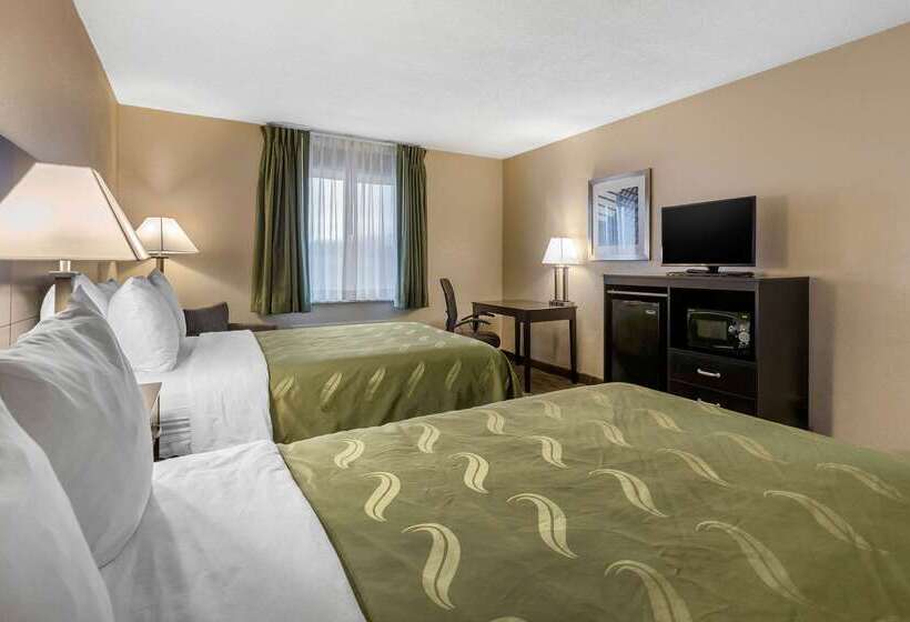 فندق Quality Inn & Suites Des Moines   Merle Hay Road