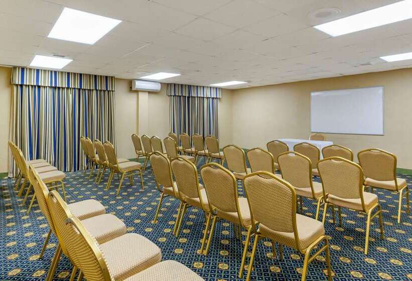 هتل Quality Inn & Suites  Greensborohigh Point